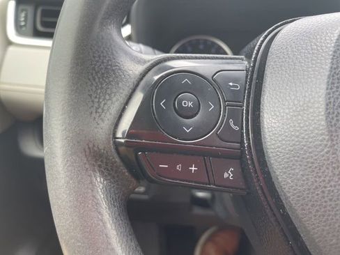 Used 2020 Toyota RAV4 XLE w/ Convenience Package FWD image 21