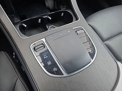 Used 2022 Mercedes-Benz GLC 300 image 29