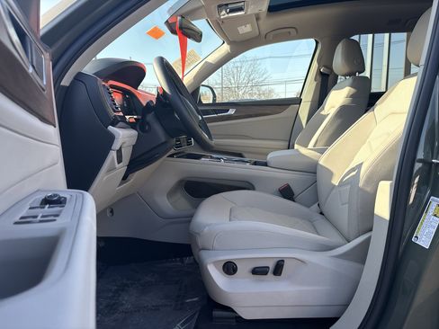 Used 2026 Volkswagen Atlas SE image 12