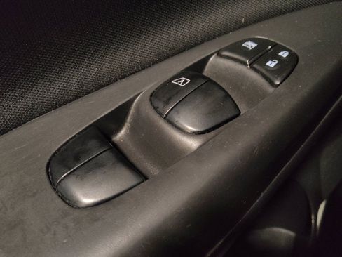 Used 2018 Nissan Sentra S image 27