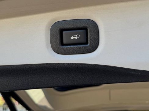 Used 2016 Nissan Rogue SL w/ SL Premium Package AWD/4WD image 24