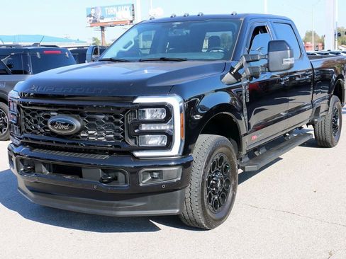 Certified 2025 Ford F350 Lariat w/ Lariat Ultimate Package image 2