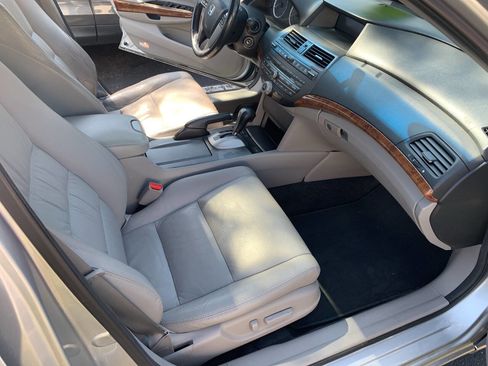 Used 2011 Honda Accord EX-L image 16