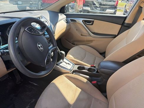 Used 2013 Hyundai Elantra GLS w/ Preferred Pkg image 8