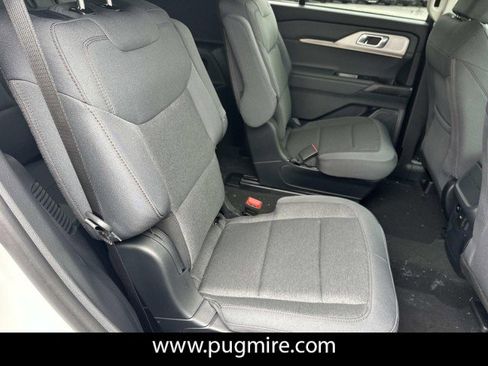 New 2026 Ford Explorer Active RWD image 15