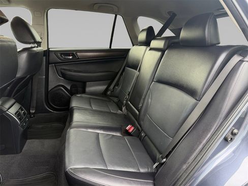 Used 2017 Subaru Outback 3.6R Limited image 15