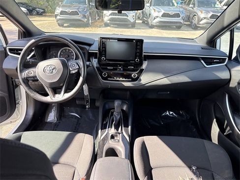 Used 2022 Toyota Corolla SE image 8