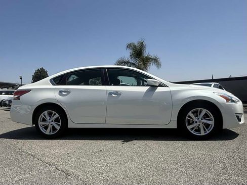 Used 2015 Nissan Altima 2.5 SV FWD image 28