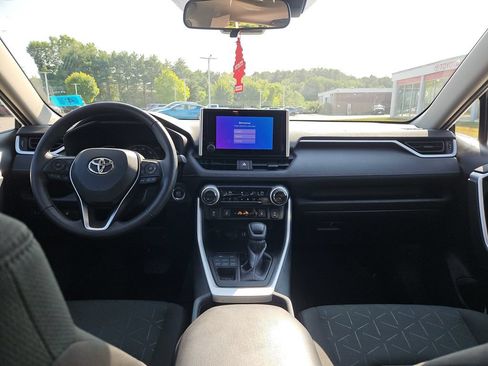 Used 2023 Toyota RAV4 XLE w/ Convenience Package AWD/4WD image 4
