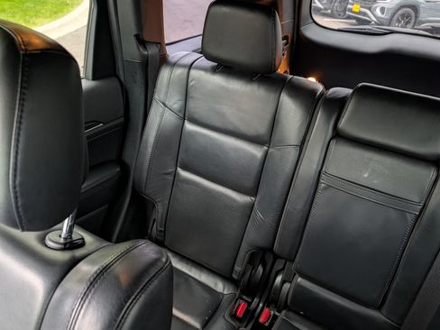 Used 2019 Jeep Grand Cherokee Limited w/ Luxury Group II AWD/4WD image 12