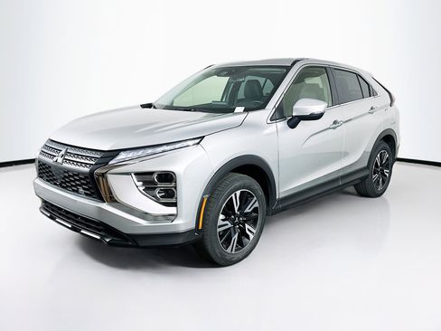 Used 2024 Mitsubishi Eclipse Cross SE AWD/4WD image 3