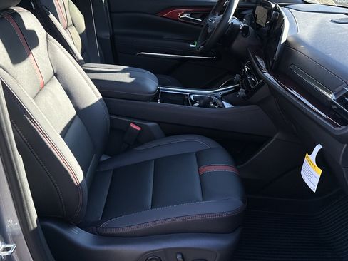 New 2026 Chevrolet Traverse RS w/ LPO, Floor Liner Package image 16