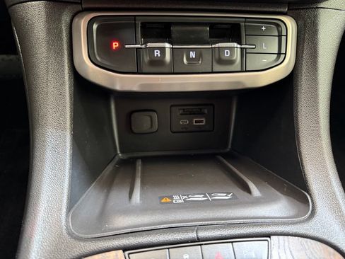 Used 2021 GMC Acadia Denali w/ Denali Technology Package FWD image 44