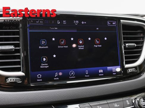 Used 2023 Chrysler Pacifica Touring-L FWD image 19