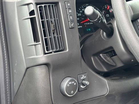 New 2025 Chevrolet Express 3500 w/ Driver Convenience Package image 7