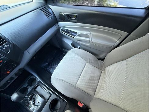 Used 2013 Toyota Tacoma PreRunner RWD image 11