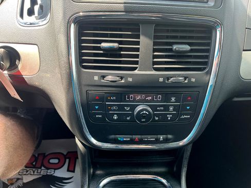 Used 2019 Dodge Grand Caravan GT image 18