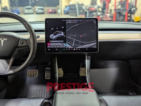 Used 2020 Tesla Model 3 Performance image 27