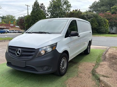 Used 2022 Mercedes-Benz Metris image 4