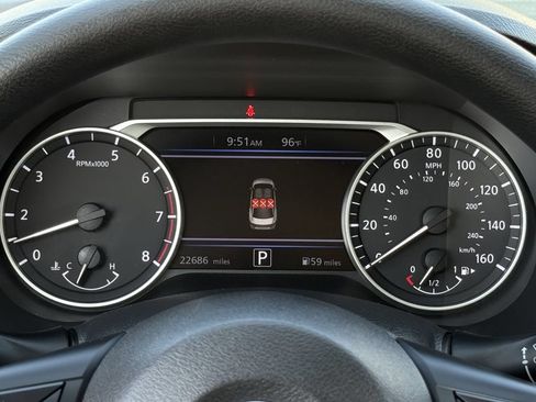 Used 2025 Nissan Sentra SV FWD image 15