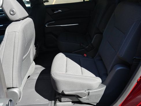 New 2026 Chevrolet Traverse LT w/ LPO, Floor Liner Package image 24