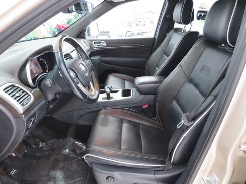 Used 2014 Jeep Grand Cherokee Overland w/ Trailer Tow Group IV image 14