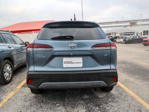 Certified 2026 Toyota Corolla Cross LE FWD image 9