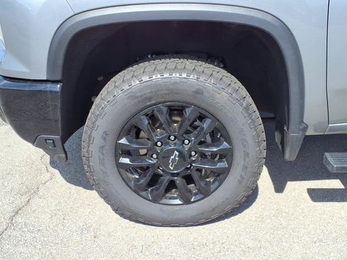 Used 2025 Chevrolet Silverado 2500 Custom w/ Custom Value Package AWD/4WD image 18