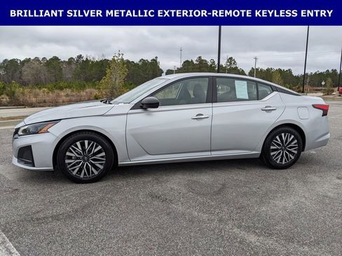 Used 2024 Nissan Altima 2.5 SV image 6