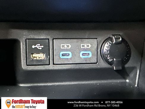 Used 2022 Toyota Highlander XLE image 28