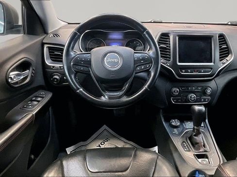 Used 2019 Jeep Cherokee Trailhawk AWD/4WD image 10
