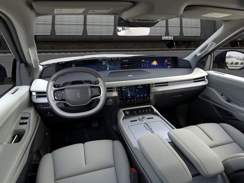 New 2026 Lincoln Navigator Reserve image 9