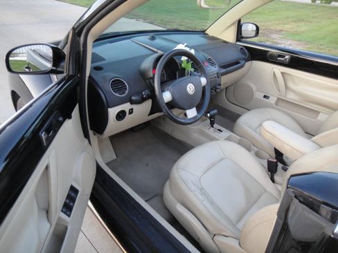 Used 2008 Volkswagen Beetle SE image 10