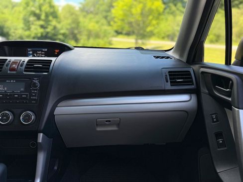 Used 2015 Subaru Forester 2.5i Premium w/ All-Weather Package AWD/4WD image 33