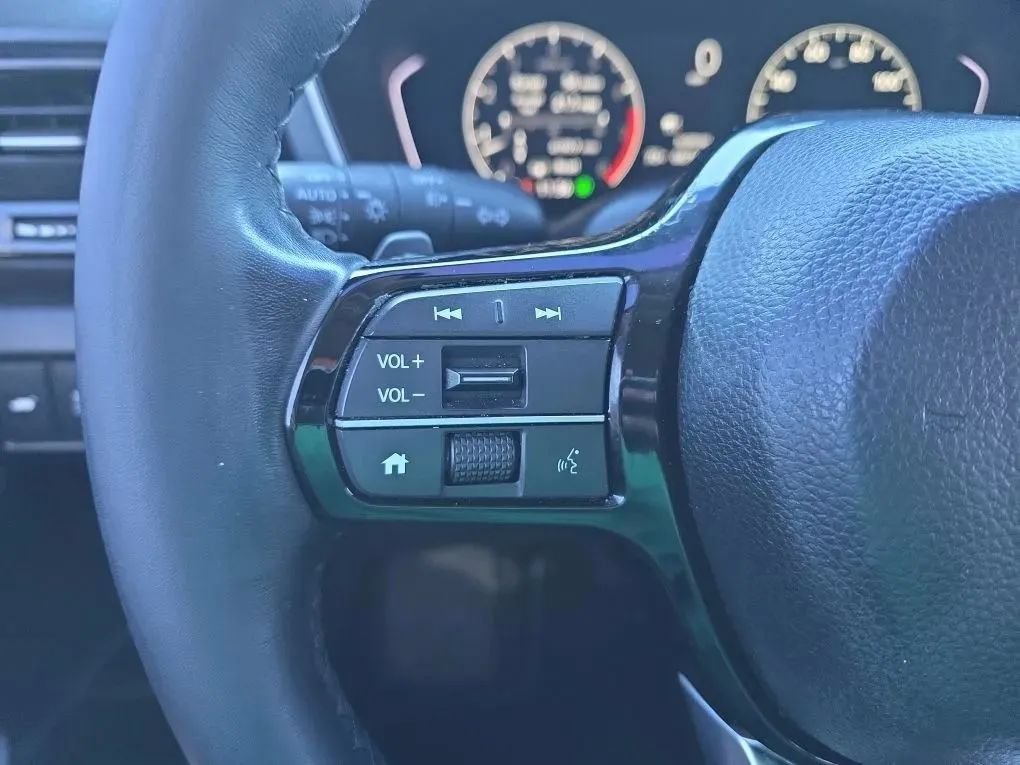 Used 2024 Honda Pilot EX-L image 17