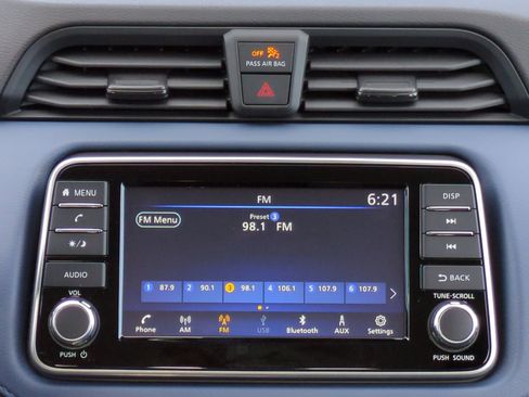 New 2025 Nissan Versa SV w/ Trunk Package FWD image 17