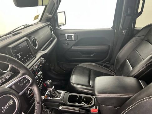 Used 2023 Jeep Wrangler Unlimited Sahara w/ Cold Weather Group AWD/4WD image 22