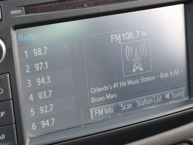 Used 2018 Toyota Yaris L FWD image 13