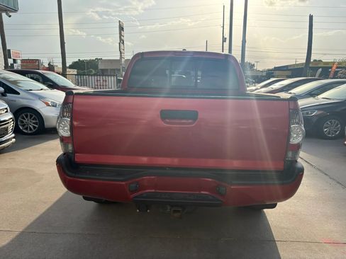 Used 2011 Toyota Tacoma PreRunner w/ TRD Sport Pkg RWD image 4