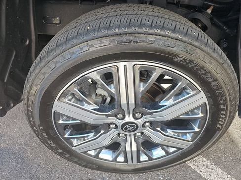 Used 2024 Toyota Tundra Capstone AWD/4WD image 20