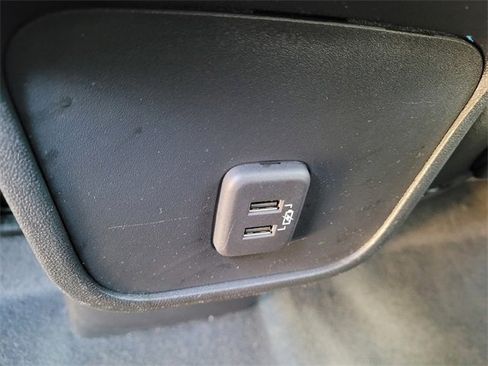 Used 2023 Chevrolet Equinox LT w/ Driver Convenience Package image 10