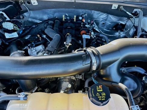 Used 2025 Ford Expedition Tremor image 31