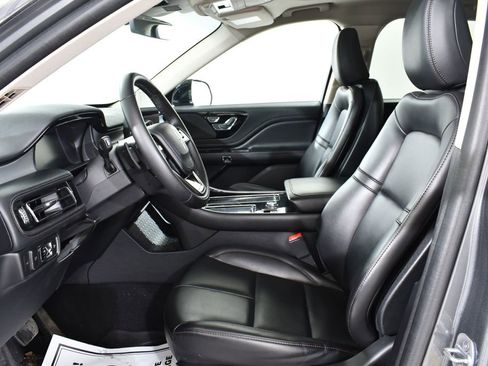 Used 2022 Lincoln Aviator AWD w/ Premium Package image 6