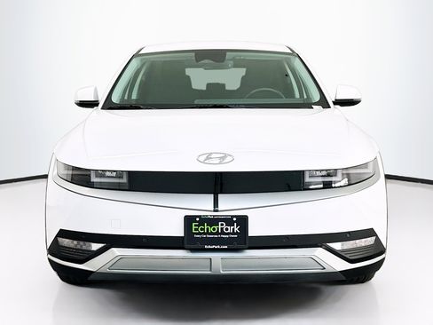 Used 2024 Hyundai Ioniq 5 SEL image 2