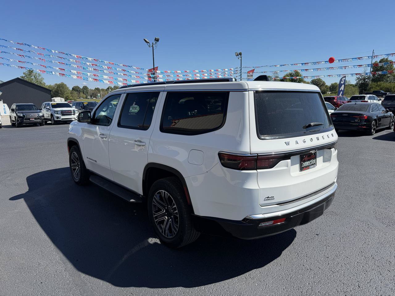 Used 2024 Jeep Wagoneer Series II AWD/4WD image 7