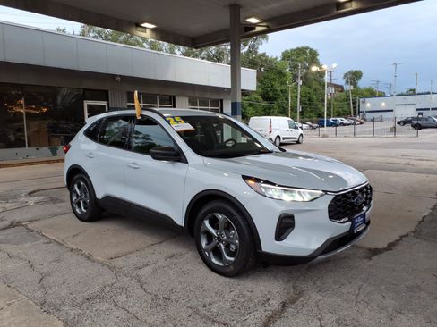 Certified 2025 Ford Escape ST-Line FWD image 1