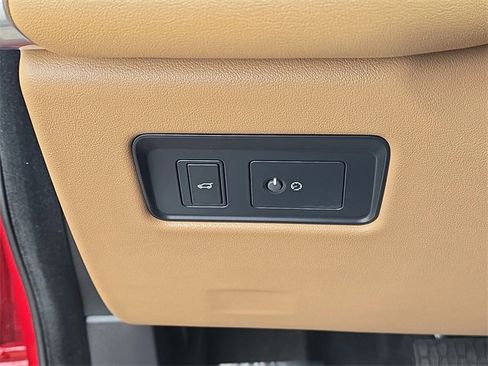 Used 2022 Jaguar F-PACE S image 7