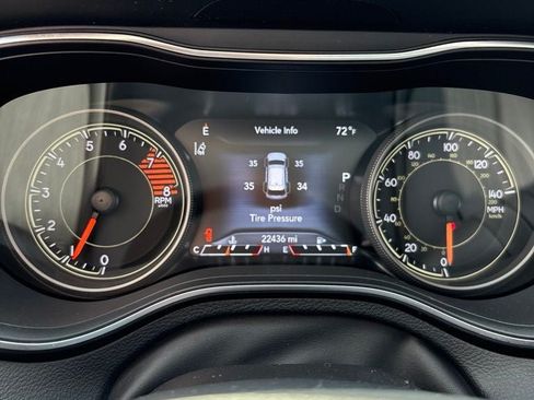 Used 2022 Jeep Cherokee Limited AWD/4WD image 16