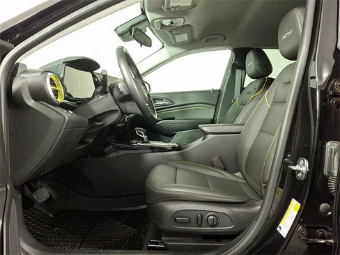 Used 2025 Chevrolet Trax ACTIV w/ Driver Confidence Package image 15