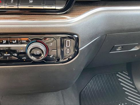 Used 2023 Chevrolet Silverado 1500 LT AWD/4WD image 19